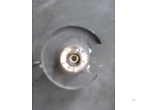 Gebruikte Fusee links-achter Landrover Discovery V (LR) 2.0 Td4 16V Prijs € 242,00 Inclusief btw aangeboden door Garage Callant