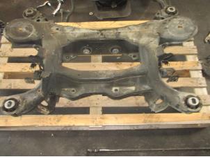 Gebruikte Subframe Landrover Discovery V (LR) 2.0 Td4 16V Prijs € 605,00 Inclusief btw aangeboden door Garage Callant