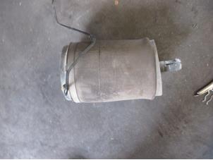 Gebruikte Luchtbalg Landrover Discovery V (LR) 2.0 Td4 16V Prijs € 181,50 Inclusief btw aangeboden door Garage Callant