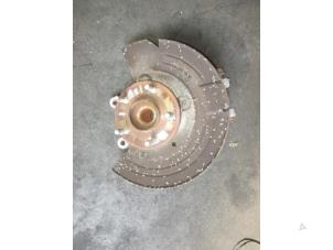 Gebruikte Fusee rechts-achter Jaguar XJ (X350) 2.7d V6 24V Prijs € 121,00 Inclusief btw aangeboden door Garage Callant