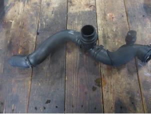 Gebruikte Radiateurslang Landrover Range Rover Sport (LW) 3.0 SDV6 Prijs € 24,20 Inclusief btw aangeboden door Garage Callant