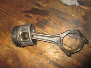 Gebruikte Zuiger Landrover Discovery III (LAA/TAA) Prijs € 60,50 Inclusief btw aangeboden door Garage Callant