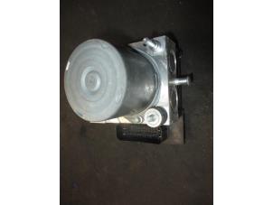 Gebruikte ABS Pomp Jaguar XF (CC9) 2.7 D V6 24V Prijs € 181,50 Inclusief btw aangeboden door Garage Callant