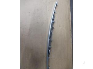 Gebruikte Handgreep Kofferdeksel Landrover Range Rover Evoque (LVJ/LVS) 2.2 TD4 16V Coupe Prijs € 30,25 Inclusief btw aangeboden door Garage Callant