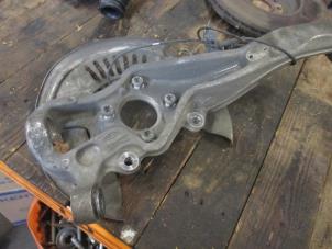 Gebruikte Fusee rechts-voor Landrover Range Rover Velar (LY) 2.0 16V P250 AWD Prijs € 211,75 Inclusief btw aangeboden door Garage Callant