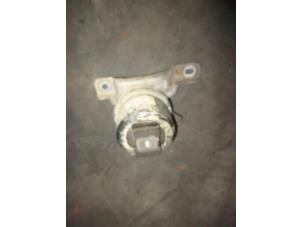 Gebruikte Motorsteun Landrover Freelander II 2.2 tD4 16V Prijs € 54,45 Inclusief btw aangeboden door Garage Callant