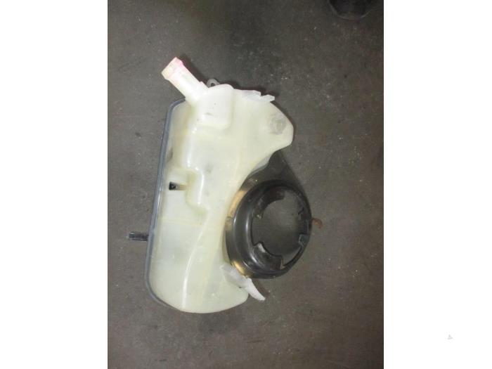 Expansievat van een Jaguar X-type 2.0 D 16V 2004