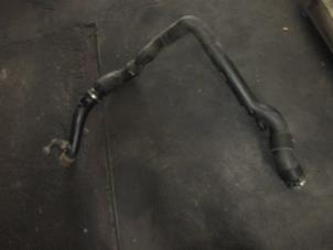 Gebruikte Luchtinlaat slang Landrover Discovery IV (LAS) 3.0 TD V6 24V Prijs € 42,35 Inclusief btw aangeboden door Garage Callant