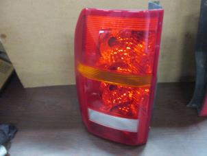 Gebruikte Achterlicht links Landrover Discovery III (LAA/TAA) 2.7 TD V6 Prijs € 90,75 Inclusief btw aangeboden door Garage Callant