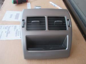 Gebruikte Luchtrooster achter Jaguar XF (CC9) 2.7 D V6 24V Prijs € 30,25 Inclusief btw aangeboden door Garage Callant