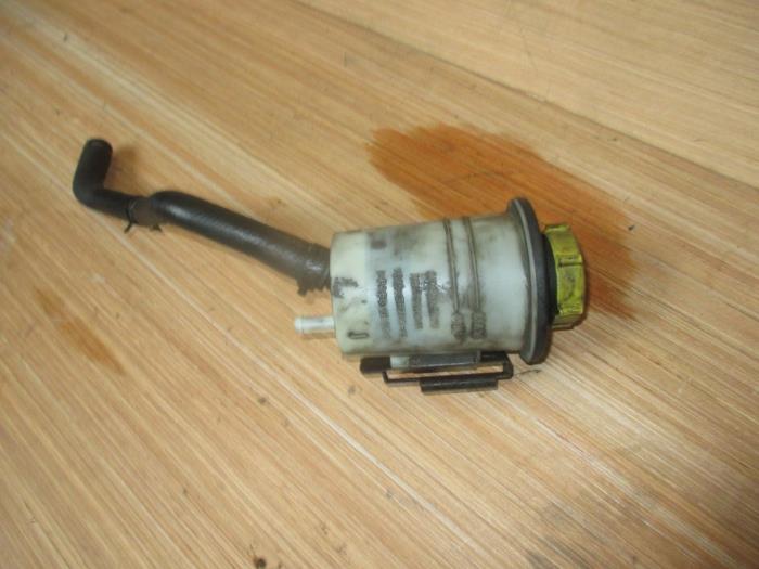 Gebruikte Servo Oliereservoir Landrover Range Rover Sport (LS) 2.7 TDV6 24V Prijs € 18,15 Inclusief btw aangeboden door Garage Callant