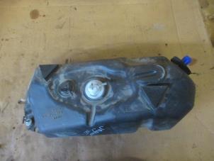 Gebruikte Adblue tank Jaguar XE 2.0 D E-Performance 16V Prijs € 242,00 Inclusief btw aangeboden door Garage Callant