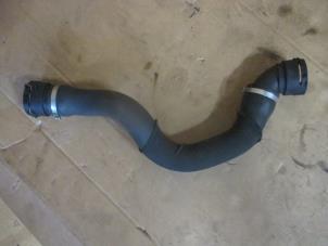 Gebruikte Koelwaterslang Jaguar XE 2.0 D E-Performance 16V Prijs € 18,15 Inclusief btw aangeboden door Garage Callant