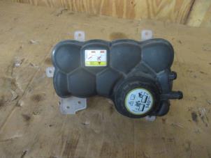 Gebruikte Expansievat Jaguar XE 2.0 D E-Performance 16V Prijs € 24,20 Inclusief btw aangeboden door Garage Callant