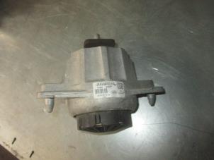 Gebruikte Motorsteun Landrover Range Rover Velar (LY) 3.0 D300 AWD Prijs € 60,50 Inclusief btw aangeboden door Garage Callant