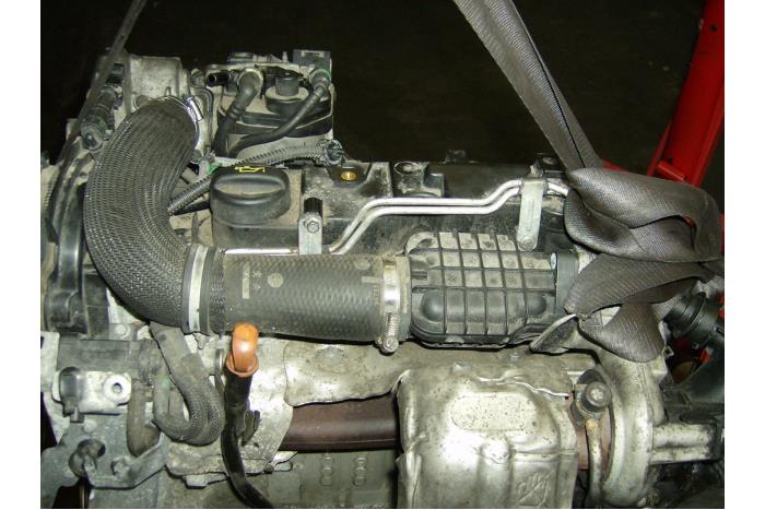 Motor van een Peugeot 206+ (2L/M) 1.4 HDi Eco 70 2012