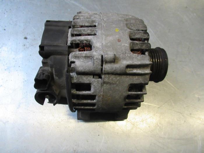 Gebruikte Dynamo Peugeot 206+ (2L/M) 1.4 HDi Eco 70 Prijs € 30,25 Inclusief btw aangeboden door Garage Callant