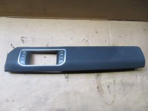 Gebruikte Dashboard deel Landrover Range Rover Evoque (LVJ/LVS) 2.2 TD4 16V 5-drs. Prijs € 151,25 Inclusief btw aangeboden door Garage Callant