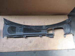 Gebruikte Paravent Landrover Range Rover Evoque (LVJ/LVS) 2.2 TD4 16V 5-drs. Prijs € 60,50 Inclusief btw aangeboden door Garage Callant