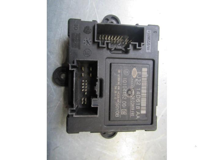 Gebruikte Module Centrale Deurvergrendeling Landrover Range Rover Evoque (LVJ/LVS) 2.2 TD4 16V 5-drs. Prijs € 60,50 Inclusief btw aangeboden door Garage Callant