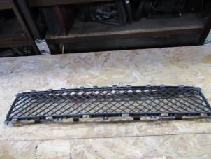 Gebruikte Grille Jaguar XF (CC9) 3.0 V6 24V Prijs € 60,50 Inclusief btw aangeboden door Garage Callant