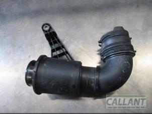 Gebruikte Luchtinlaat slang Jaguar F-Pace 2.0 D 180 16V AWD Prijs € 60,50 Inclusief btw aangeboden door Garage Callant