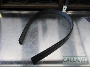 Gebruikte Motorkaprubber Jaguar F-Pace 2.0 D 180 16V AWD Prijs € 18,15 Inclusief btw aangeboden door Garage Callant