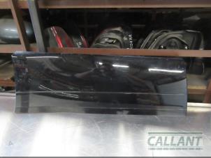 Gebruikte Portierlijst Landrover Range Rover Velar (LY) 2.0 D180 AWD Prijs € 60,50 Inclusief btw aangeboden door Garage Callant