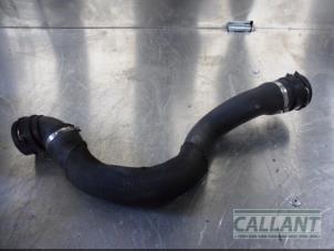 Gebruikte Koelwaterslang Jaguar XE 2.0 D E-Performance 16V Prijs € 18,15 Inclusief btw aangeboden door Garage Callant