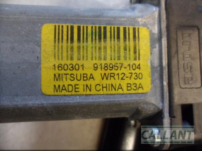 Ruitmechaniek 4Deurs rechts-voor van een Land Rover Range Rover Evoque (LVJ/LVS) 2.0 D 180 16V 2016