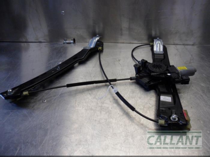 Ruitmechaniek 4Deurs rechts-voor van een Land Rover Range Rover Evoque (LVJ/LVS) 2.0 D 180 16V 2016