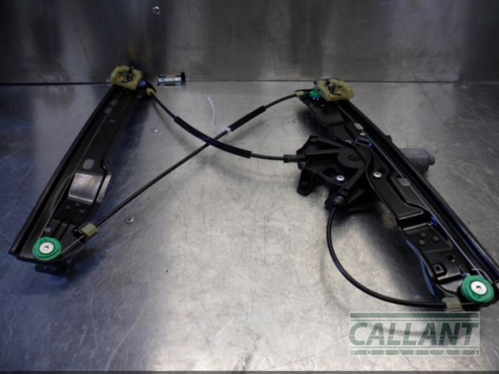 Ruitmechaniek 4Deurs rechts-voor van een Land Rover Range Rover Evoque (LVJ/LVS) 2.0 D 180 16V 2016