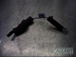 Gebruikte Antenne (diversen) Jaguar XE 2.0 D E-Performance 16V Prijs € 18,15 Inclusief btw aangeboden door Garage Callant