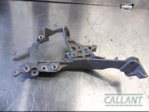 Gebruikte Steun (diversen) Jaguar E-Pace 2.0 D 150 16V AWD Prijs € 24,20 Inclusief btw aangeboden door Garage Callant