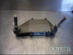 Gebruikte Trillings demper Jaguar XE 2.0d 180 16V Prijs € 24,20 Inclusief btw aangeboden door Garage Callant