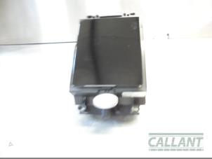 Gebruikte Bekerhouder Landrover Range Rover Velar (LY) 2.0 16V P250 AWD Prijs € 42,35 Inclusief btw aangeboden door Garage Callant