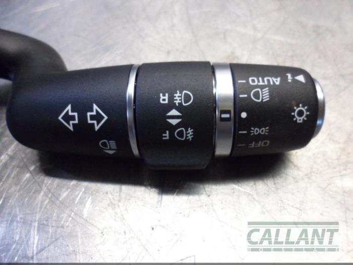 Richtingaanwijzer Schakelaar van een Land Rover Range Rover Velar (LY) 2.0 16V P250 AWD 2018