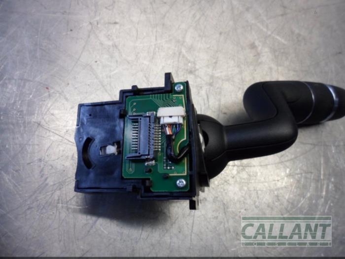 Richtingaanwijzer Schakelaar van een Land Rover Range Rover Velar (LY) 2.0 16V P250 AWD 2018