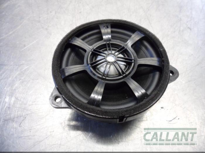 Luidspreker van een Land Rover Range Rover Velar (LY) 2.0 16V P250 AWD 2018