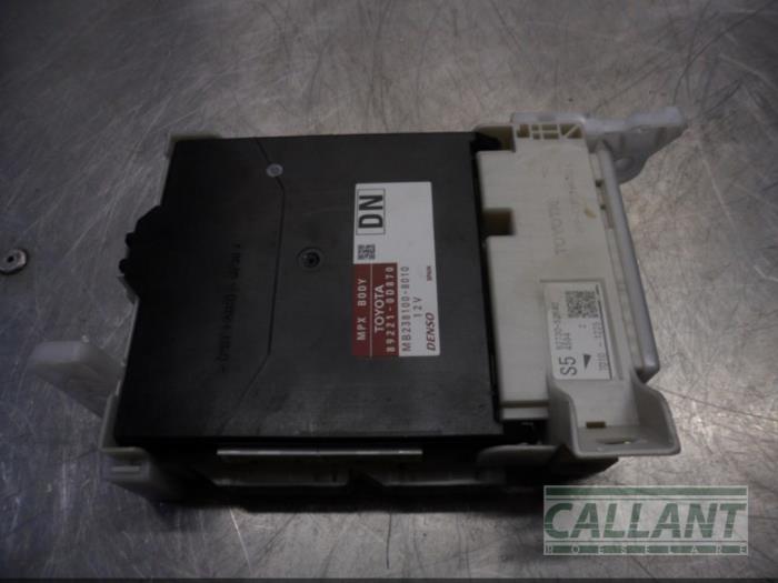 Gebruikte Module Bodycontrol Toyota Yaris III (P13) 1.5 16V Dual VVT-iE Prijs € 60,50 Inclusief btw aangeboden door Garage Callant
