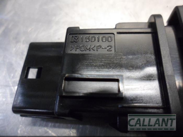 Schakelaar (diversen) van een Toyota Yaris III (P13) 1.5 16V Dual VVT-iE 2017