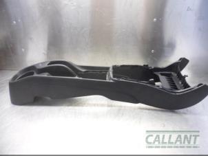 Gebruikte Middenconsoles Toyota Yaris III (P13) 1.5 16V Dual VVT-iE Prijs € 30,25 Inclusief btw aangeboden door Garage Callant