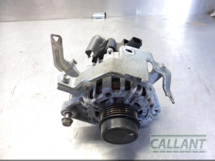 Gebruikte Dynamo Toyota Yaris III (P13) 1.5 16V Dual VVT-iE Prijs € 78,65 Inclusief btw aangeboden door Garage Callant
