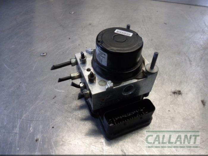 Gebruikte ABS Pomp Toyota Yaris III (P13) 1.5 16V Dual VVT-iE Prijs € 121,00 Inclusief btw aangeboden door Garage Callant
