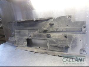 Gebruikte Beschermplaat bodem Jaguar XF Sportbrake 2.0d 163 E-Performance 16V Prijs € 60,50 Inclusief btw aangeboden door Garage Callant