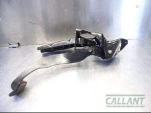 Gebruikte Rempedaal Landrover Freelander II 2.2 eD4 16V Prijs € 24,20 Inclusief btw aangeboden door Garage Callant