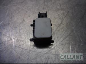 Gebruikte Airbag Sensor Landrover Freelander II 2.2 eD4 16V Prijs € 18,15 Inclusief btw aangeboden door Garage Callant