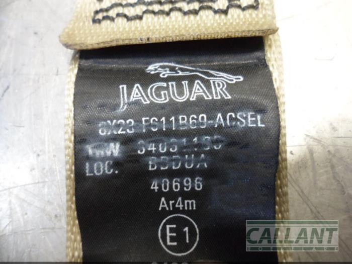 Veiligheidsgordel links-achter van een Jaguar XF (CC9) 2.7 D V6 24V 2008