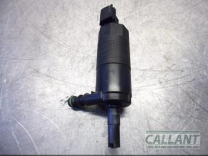 Gebruikte Koplampsproeier pomp Jaguar XF (CC9) 2.7 D V6 24V Prijs € 24,20 Inclusief btw aangeboden door Garage Callant