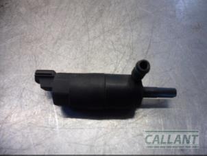 Gebruikte Koplampsproeier pomp Jaguar XJ (X350) 6 3.0 V6 24V Prijs € 24,20 Inclusief btw aangeboden door Garage Callant